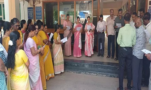 குழந்தை தொழிலாளர் முறை எதிர்ப்பு நாள் உறுதிமொழி ஏற்பு