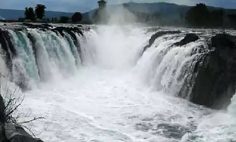 ஒகேனக்கல் காவிரி ஆற்றில் நீர்வரத்து அதிகரிப்பு