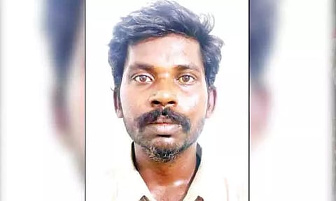 மனைவியை கழுத்தை அறுத்து கொல்ல முயற்சி: ஜாமீனில் வந்த வாலிபர் வெறிச்செயல்