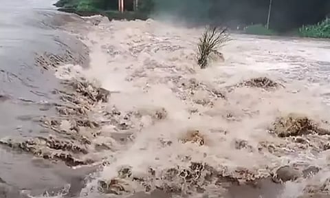 முல்லைப் பெரியாறு அணையில் இருந்து 1600 கனஅடி நீர் திறப்பு