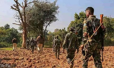 மத்தியபிரதேசம் என்கவுன்டர்: 4 நக்சலைட்டுகள் சுட்டுக்கொலை