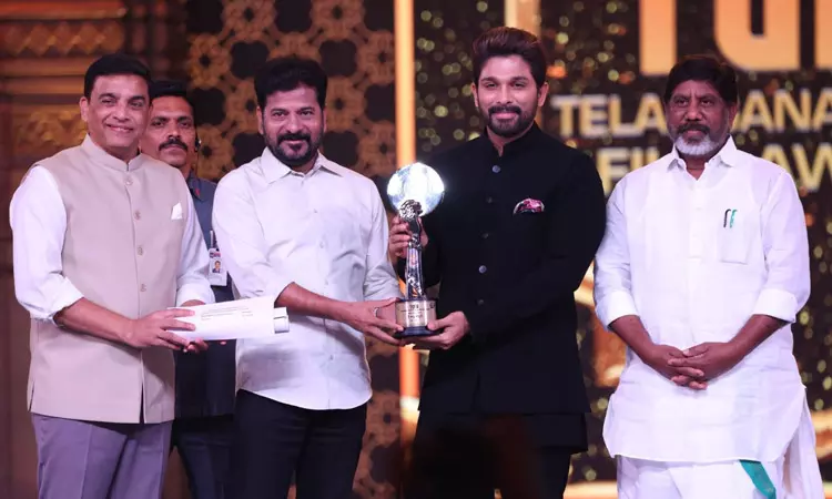 தெலங்கானா திரைப்பட விருது விழா: "சிறந்த நடிகர்" விருது பெற்ற அல்லு அர்ஜுன்