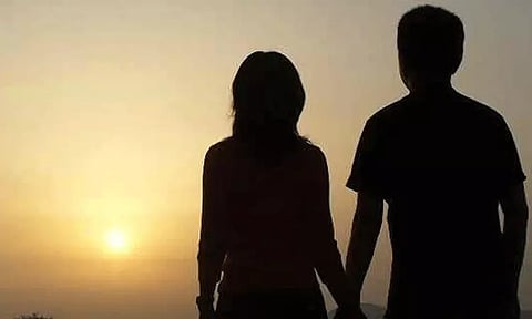 காதலுக்கு எதிர்ப்பு தெரிவித்த தந்தை... பிளஸ்-2 மாணவி எடுத்த விபரீத முடிவு