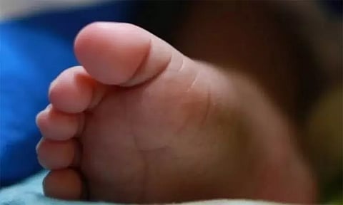 2 வயது குழந்தைக்கு பேய் பிடித்ததாக பூஜை.. ரூ.28 லட்சம் மோசடி செய்த பெண் சாமியார்