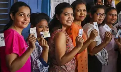 விண்ணப்பித்த 15 நாட்களில் வாக்காளர் அட்டை - புதிய வழிமுறைகளை வெளியிட்ட தேர்தல் கமிஷன்