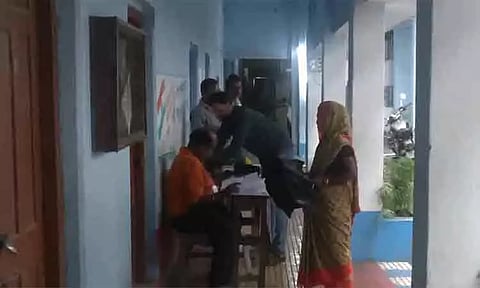 4 மாநிலங்களில் சட்டமன்ற இடைத்தேர்தல்: இன்று வாக்குப்பதிவு