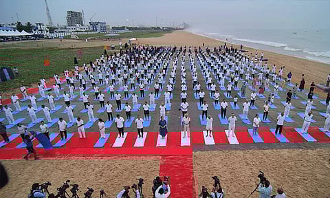 சென்னையில் பாதுகாப்புப் படைகள் சார்பில் சர்வதேச யோகா தின கொண்டாட்டம்
