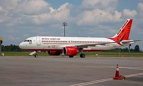 ஸ்ரீநகர் புறப்பட்ட ஏர் இந்தியா விமானம் டெல்லியில் தரையிறக்கம்