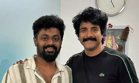 Sivakarthikeyan presents a gift to the director of ''Good Night''