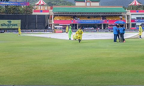 டிஎன்பிஎல்: கோவை-சேலம் மோதும் ஆட்டம் மழையால் பாதிப்பு