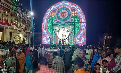 கொசவபட்டியில் ஞானப்பிரகாசியார் ஆலய தேர் பவனி