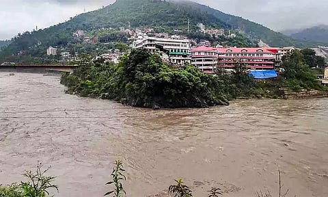 இமாசலபிரதேசத்தில் கனமழைக்கு ஒரே நாளில் 10 பேர் பலி; 34 பேர் மாயம்