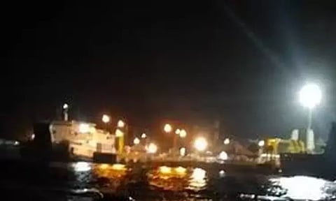 பாலி தீவில் படகு கடலில் மூழ்கி விபத்து: 2 பேர் பலி.. மாயமான 43 பேரின் கதி என்ன..?