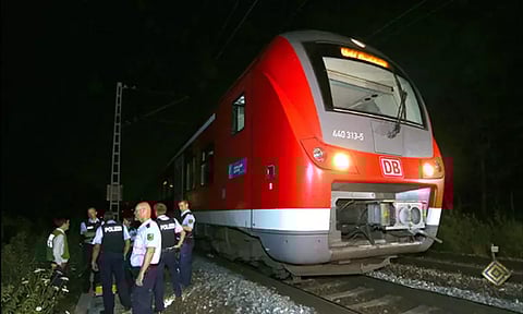 ஜெர்மனி: எக்ஸ்பிரஸ் ரெயிலில் கோடரியால் தாக்குதல்; ஒருவர் காயம்