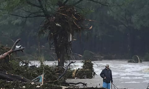 அமெரிக்காவில் கனமழை, வெள்ளம்: பலி எண்ணிக்கை 27 ஆக உயர்வு
