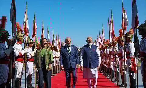 பிரதமர் மோடிக்கு 114 குதிரைகளுடன் சிறப்பான வரவேற்பு