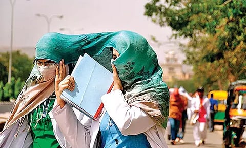 தமிழகத்தில் இன்றும் 13 இடங்களில் சதமடித்த வெயில்: அதிகபட்சமாக மதுரையில் 104 டிகிரி பதிவு