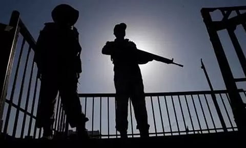 பாகிஸ்தான்: பஸ்சில் சென்ற 9 பயணிகளை சுட்டுக்கொன்ற கிளர்ச்சியாளர்கள்