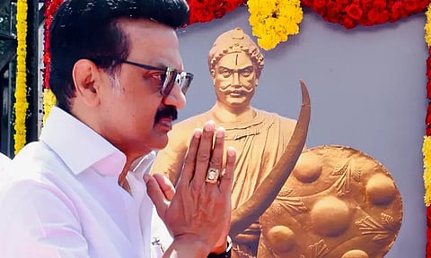 மாவீரன் அழகு முத்துக்கோன் பிறந்தநாள் - முதல்-அமைச்சர் மு.க.ஸ்டாலின் மரியாதை