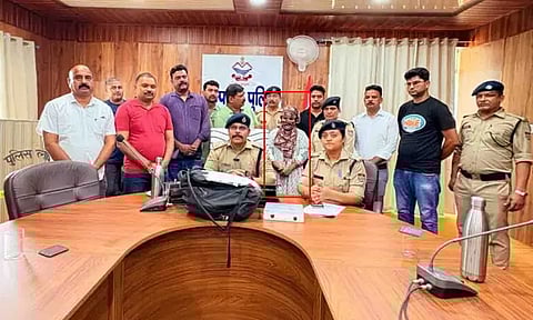 ரூ. 10 கோடி மதிப்புள்ள போதைப்பொருளுடன் இளம்பெண் கைது - அதிர்ச்சி சம்பவம்