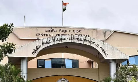 புழல் சிறையில் காவலரை தாக்கிய நைஜீரிய பெண் கைதி; அதிர்ச்சி சம்பவம்