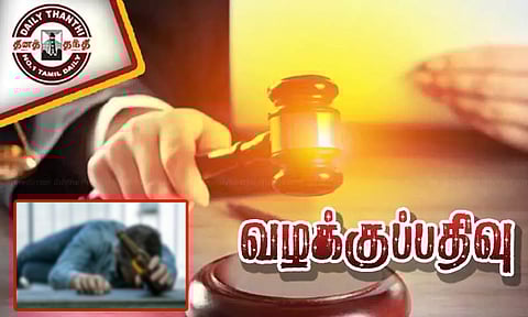 பள்ளி வகுப்பறையில் குடிபோதையில் மயங்கி கிடந்த தலைமை ஆசிரியர் மீது வழக்குப்பதிவு