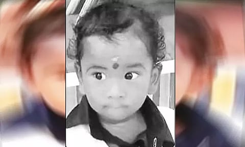 விளையாடிக்கொண்டிருந்த போது.. தண்ணீர் தொட்டியில் தவறி விழுந்து குழந்தை பலியான சோகம்