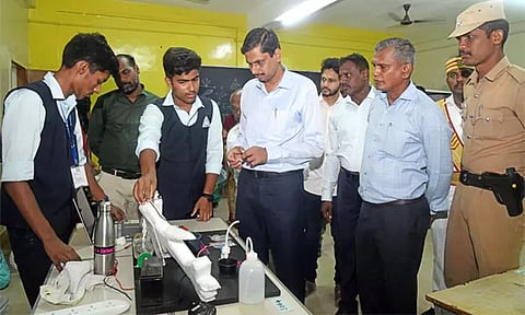 பெரும்பாலான மாணவர்களுக்கு விருப்பமான பாடம் அறிவியல் தான்: தூத்துக்குடி கலெக்டர் தகவல்