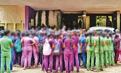 தஞ்சை மருத்துவக்கல்லூரி மாணவிக்கு பாலியல் தொல்லை.. மாணவர் சஸ்பெண்ட்