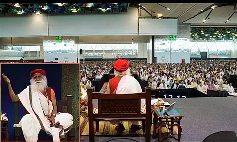 ஈஷாவில் சத்குரு வழிநடத்தும் 'குருவின் மடியில்' தியான நிகழ்ச்சி