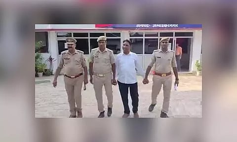 மதமாற்றத்தில் ஈடுபடுபட்டதாக மதபோதகர் கைது