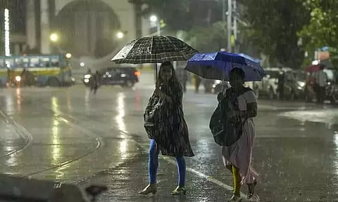 இரவு 10 மணி வரை 14 மாவட்டங்களில் மழைக்கு வாய்ப்பு