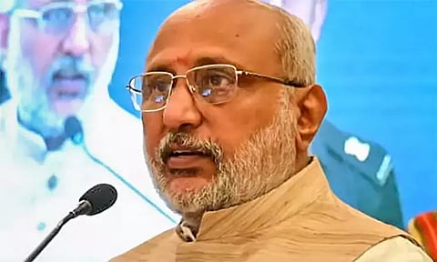 'தாய்மொழி பிடிக்கும் என்பதற்காக பிற மொழிகளை வெறுக்க கூடாது'- மராட்டிய கவர்னர் சி.பி.ராதாகிருஷ்ணன்