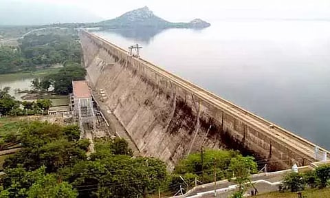 மேட்டூர் அணையில் இருந்து நீர் வெளியேற்றம் அதிகரிப்பு - காவிரி கரையோர மக்களுக்கு எச்சரிக்கை