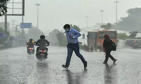 தமிழ்நாட்டில் அடுத்த மாதம் இயல்பைவிட மழை அதிகம் இருக்கும் - வானிலை ஆய்வாளர்கள் தகவல்