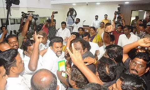 ரூ.150 கோடி மோசடி விவகாரம்: மதுரை மாநகராட்சி கூட்டத்தில் அதிமுக உறுப்பினர்கள் அமளி