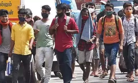 தமிழ்நாட்டில் பணிபுரியும் 12 லட்சம் வடமாநில தொழிலாளர்கள்: அரசு வெளியிட்ட அதிர்ச்சி தகவல்