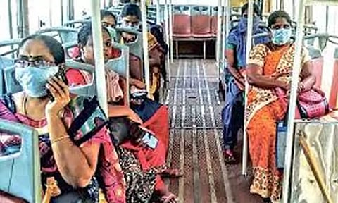 ஆந்திராவில் 74 சதவீத அரசு பஸ்களில் பெண்களுக்கு இலவச பயணம்