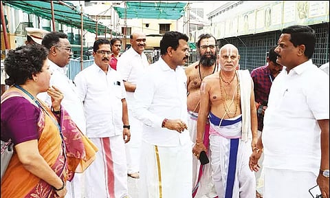 திருச்சானூர் பத்மாவதி தாயார் கோவிலில் வரலட்சுமி விரத பூஜை ஏற்பாடுகள்.. இணை அதிகாரி ஆய்வு