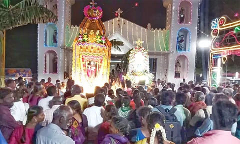 சாத்தூர்: நென்மேனி தூய இன்னாசியார் ஆலய தேர்பவனி