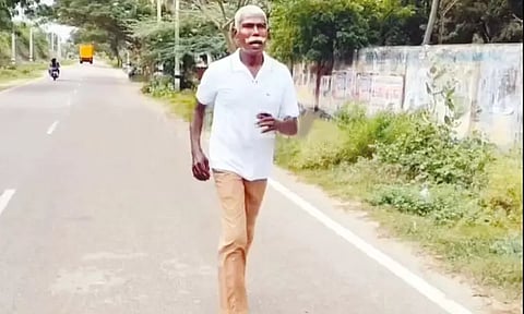 ஓய்வு பெற்ற நாளில் 17 கி.மீ. ஓடியே வீட்டுக்கு வந்த சப்-இன்ஸ்பெக்டர்.. என்ன காரணம்..?