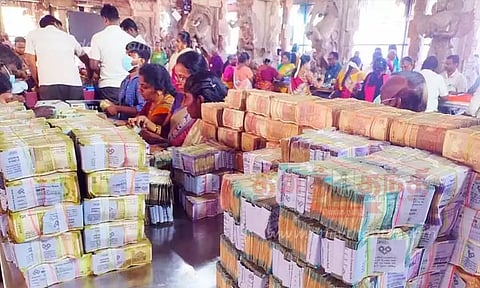 கள்ளழகர் கோவிலில் ரூ.53 லட்சம் உண்டியல் காணிக்கை