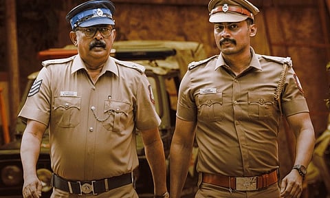 "சரண்டர்" படம் எப்படி இருக்கிறது?- விமர்சனம்