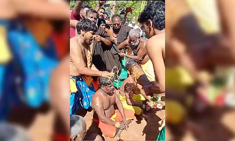 வீரபத்திரர் கோவில் திருவிழா: தலையில் தேங்காய் உடைத்து நேர்த்திக்கடன் செலுத்திய பக்தர்கள்