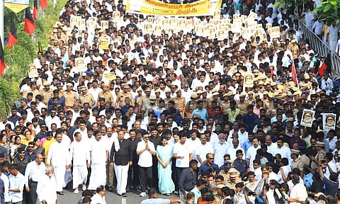 கருணாநிதி நினைவு தினம்: முதல்-அமைச்சர் மு.க.ஸ்டாலின் தலைமையில் அமைதி பேரணி