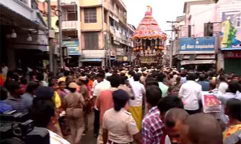 சேலம் கோட்டை மாரியம்மன் கோவிலில் முதல் முறையாக நடைபெற்ற தேரோட்டம்