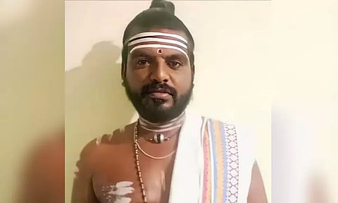 தூத்துக்குடி அருகே கோவில் பூசாரி வெட்டிக்கொலை