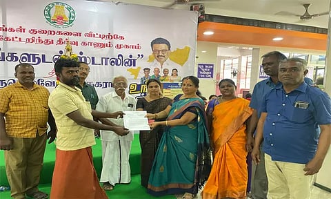 மின் நுகர்வோருக்கு பெயர் மாற்ற உத்தரவு: திருநெல்வேலி மேற்பார்வை பொறியாளர் வழங்கினார்