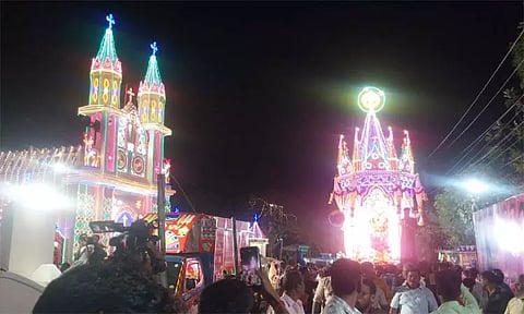 வேளாங்கண்ணி அருகே அந்தோணியார் ஆலய தேர்பவனி