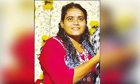 ‘ராகிங்’ கொடுமையால் கல்லூரி மாணவி தூக்குப்போட்டு தற்கொலை